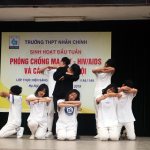 Sinh hoạt dưới cờ với chủ đề “Phòng chống HIV, AIDS, và các tệ nạn xã hội”